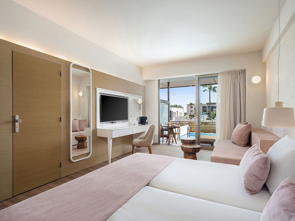 Premium Junior Suite, Private Pool - Residence Collection