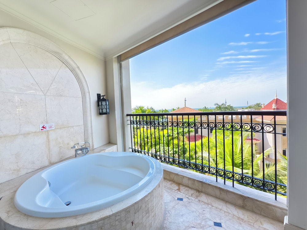 Standard Room, 2 Double Beds, Garden View - Photo 4