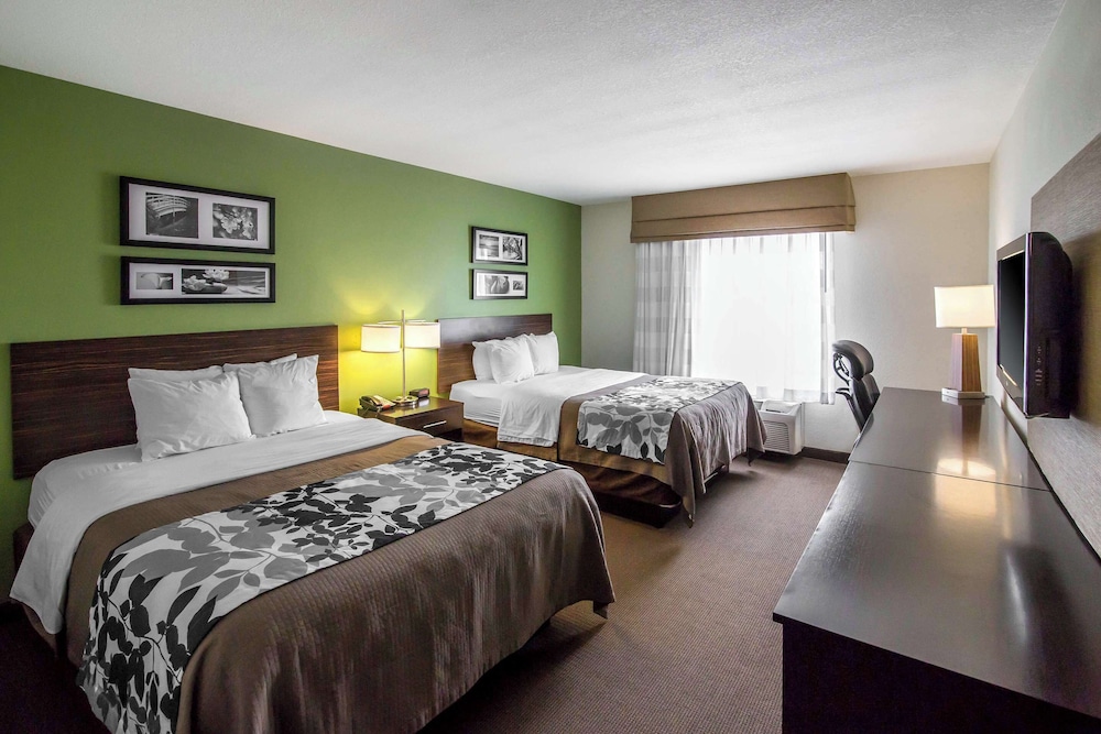 Room, 2 Queen Beds, Accessible, Non Smoking - Photo 1