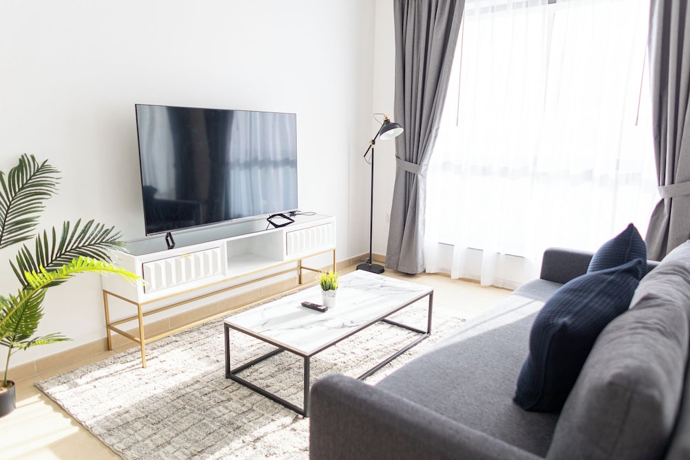 Deluxe Apartment, 1 Bedroom, Balcony, Partial Sea View photo 2