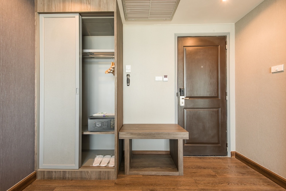 Deluxe Triple Room - Photo 2