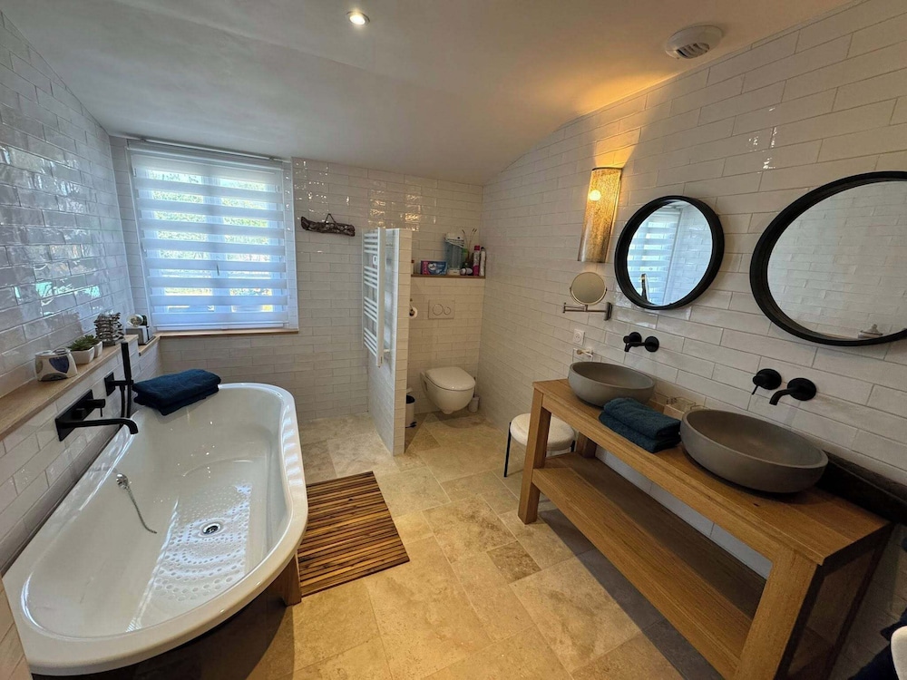 Deluxe Double Room, Pool View photo 3