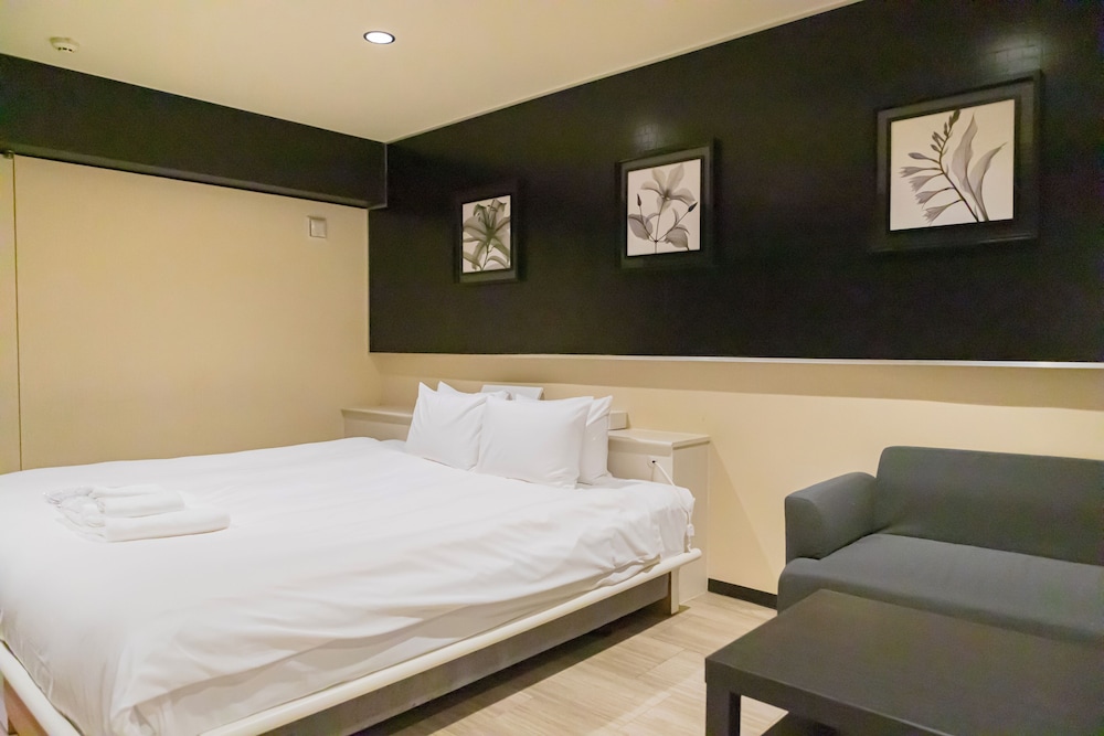 Queen Room (Modern Muse) Non Smoking