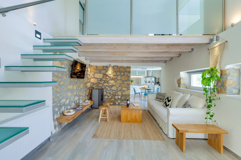 Family House, 1 Bedroom, Terrace, Ground Floor (Split Level)