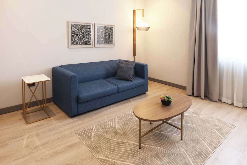 Suite, Multiple Beds - Photo 9