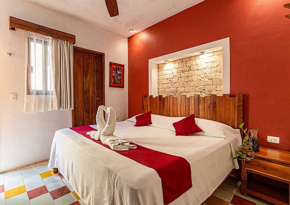 Standard Room, 1 King Bed photo 2