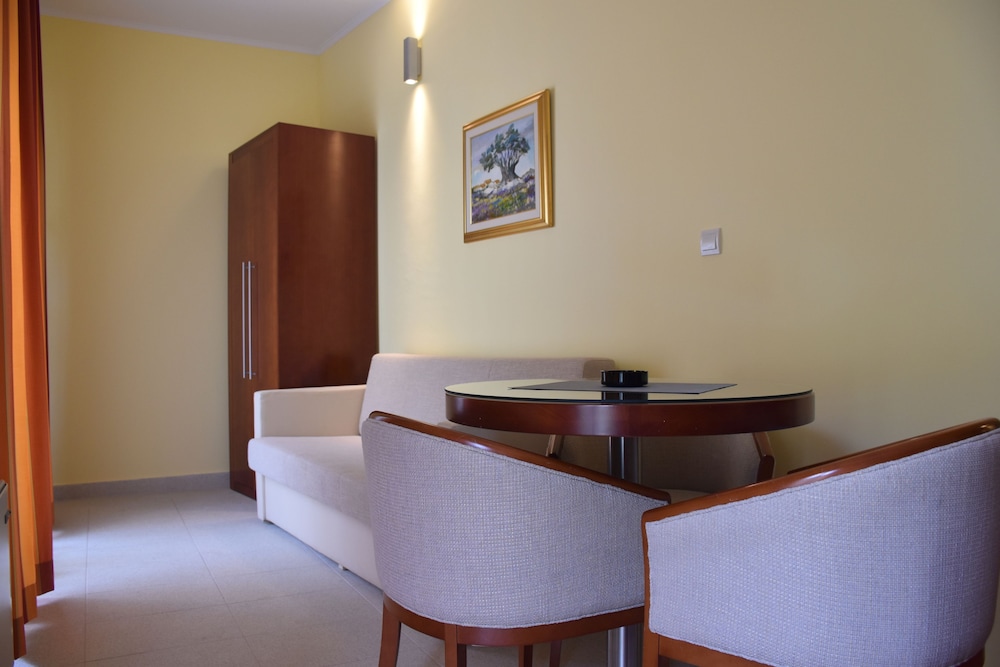 Apartment, Balcony, Mountain View (Studio)