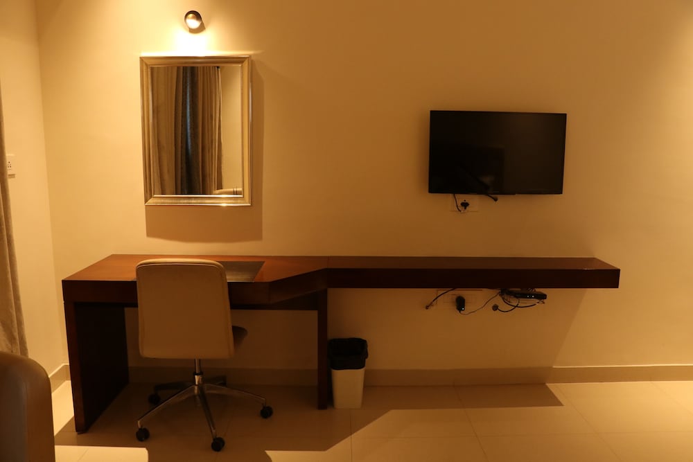 Deluxe Room - Photo 6