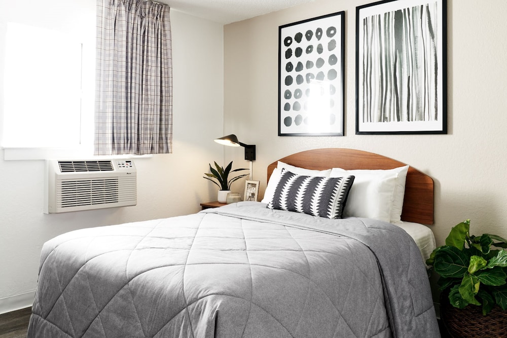 Upgrade 1 Queen Bed