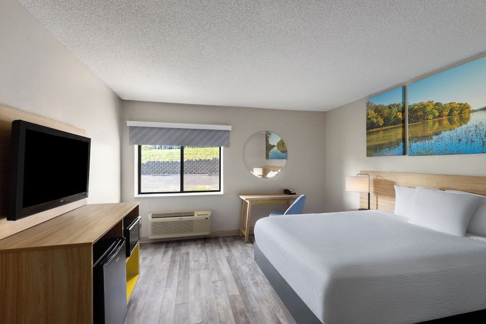 Room, 1 Queen Bed, Accessible, Non Smoking - Photo 6