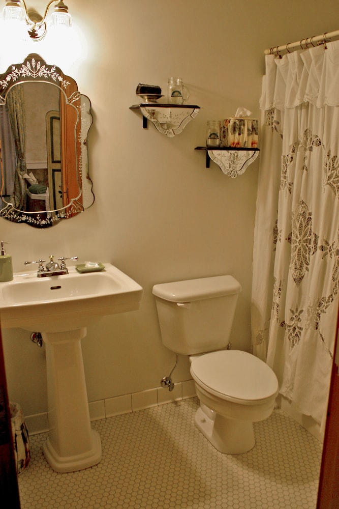 Standard Double Room, Ensuite (Washington Suite) photo 3