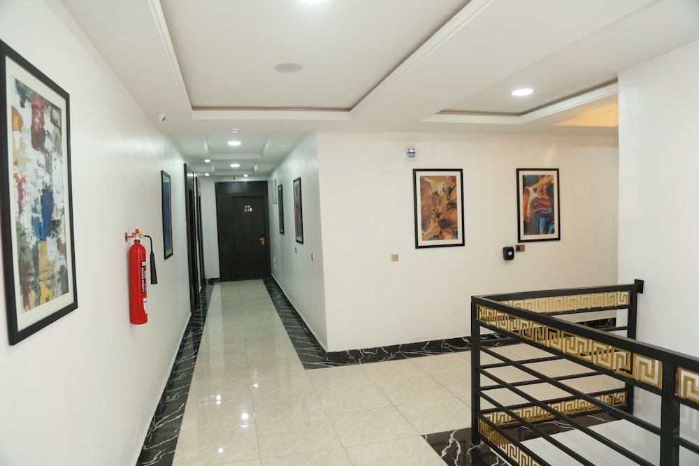 Deluxe Room - Photo 14