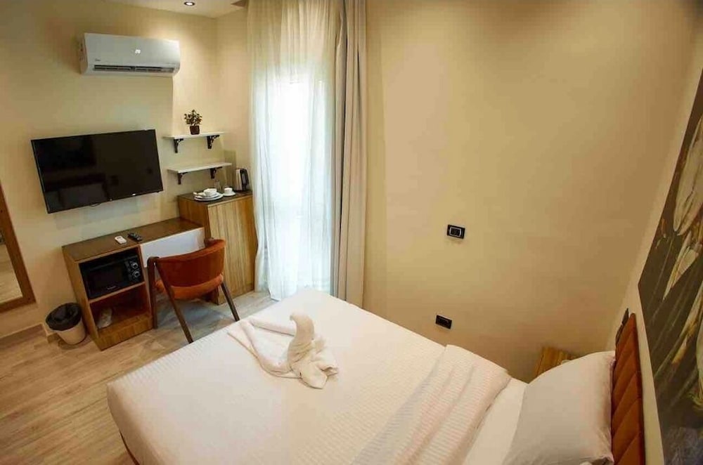 Single Room photo 2