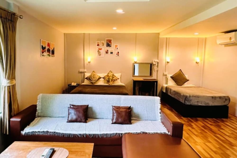 Deluxe Triple Room photo 1