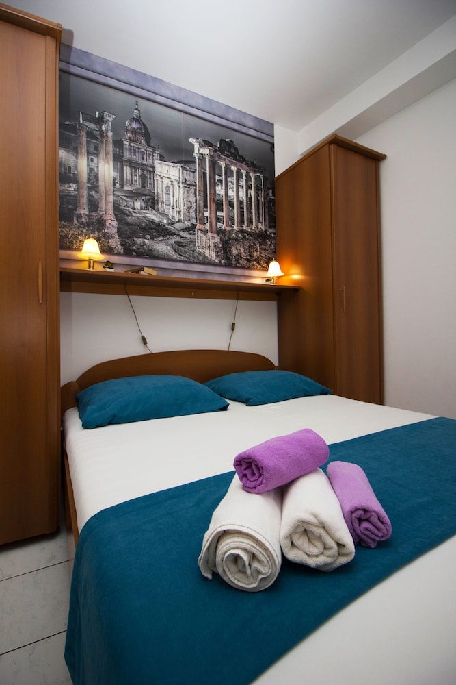 Triple Room, Kitchenette photo 3