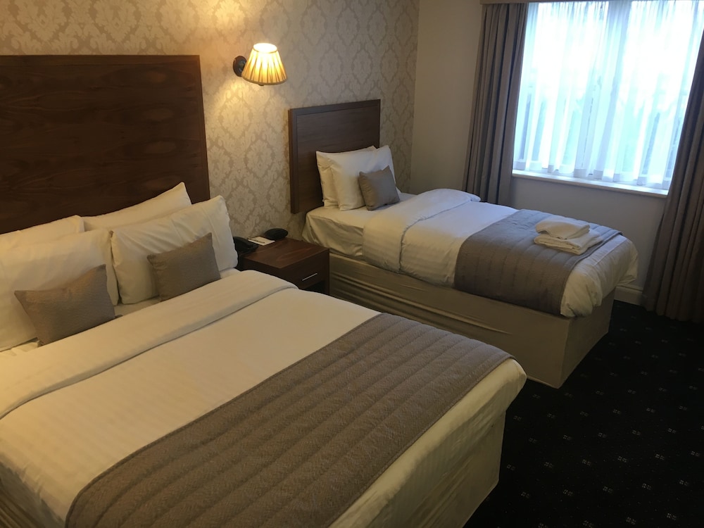 Standard Room, Multiple Beds, Non Smoking, Lake View photo 3