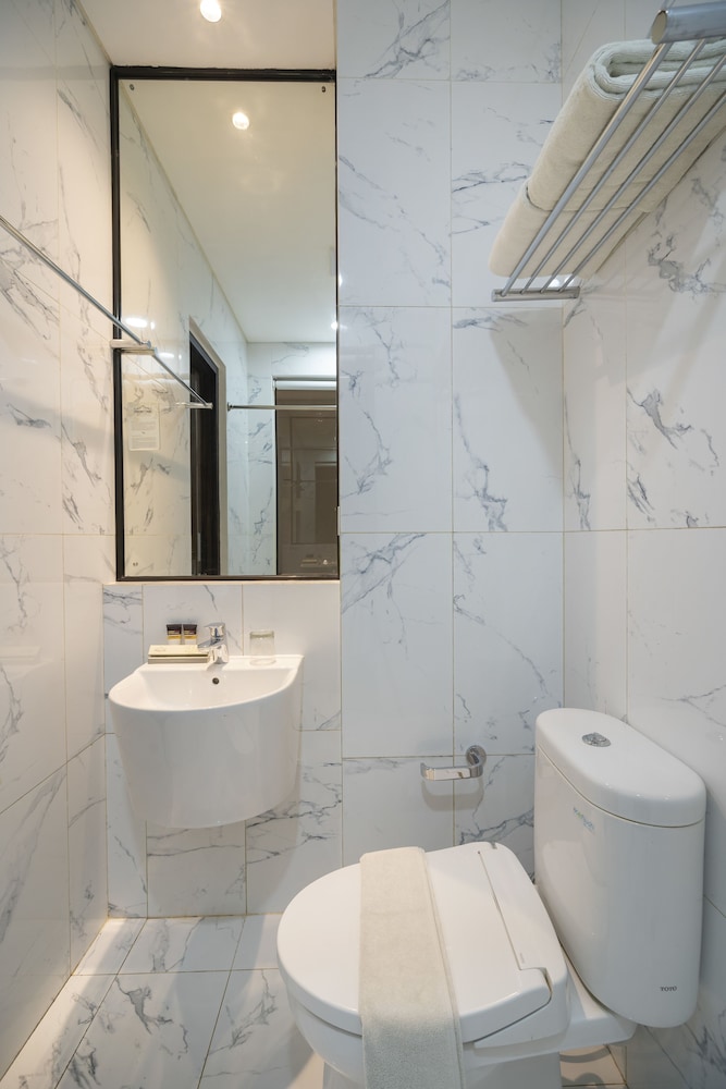 Deluxe Double or Twin Room photo 2