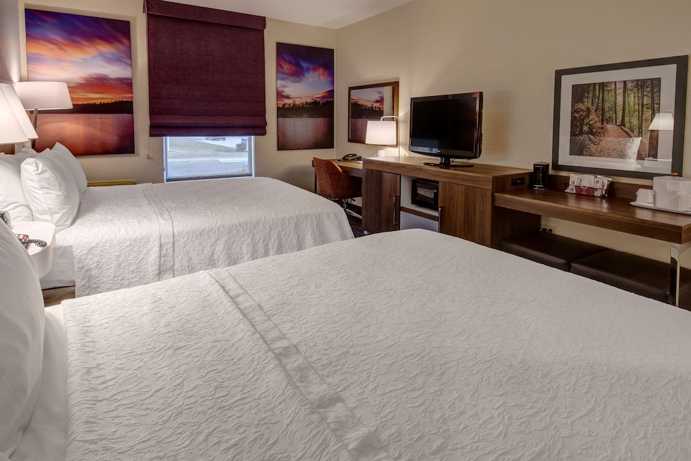 Room, 2 Queen Beds, Accessible, Non Smoking - Photo 1