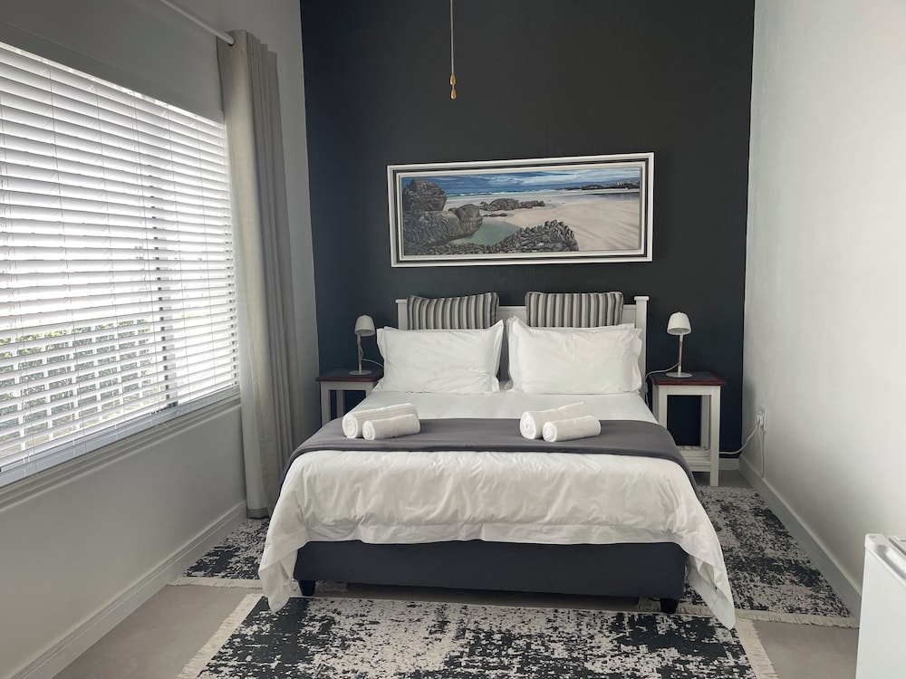 Superior Room, 1 Queen Bed photo 1