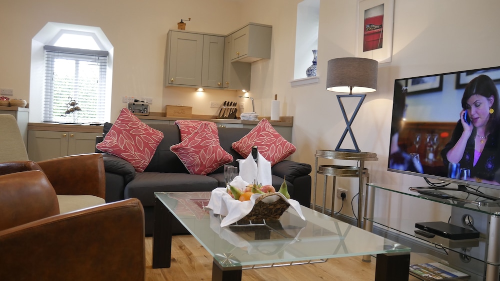 Traditional Cottage, 2 Bedrooms, Hot Tub, Garden View