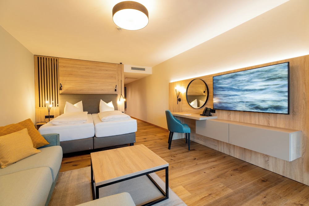 Deluxe Double Room, Balcony, Garden View