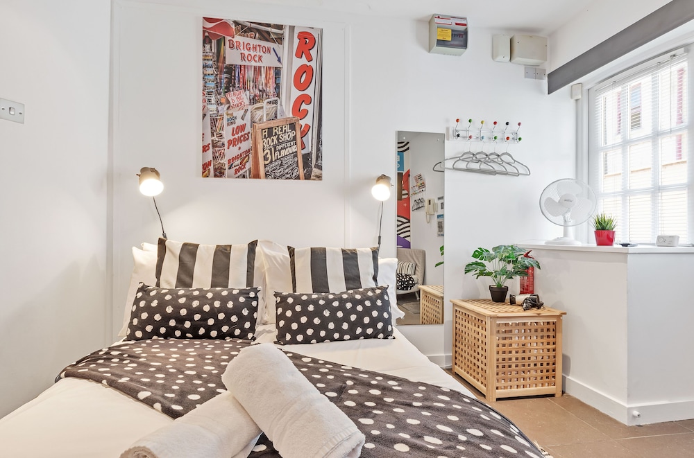 City Studio, 1 Double Bed, Ground Floor photo 3