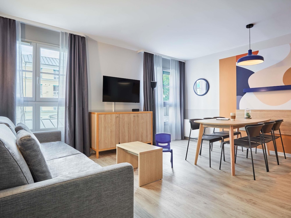 Apartment, 2 Bedrooms - Photo 2