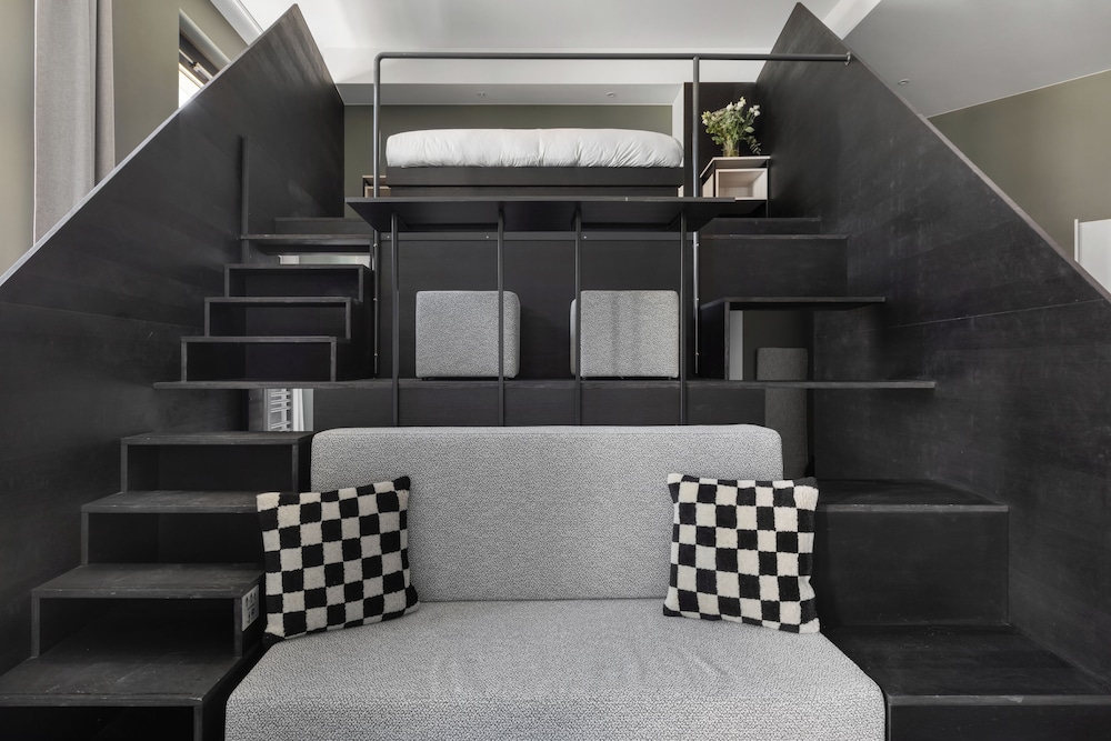 Medium Room - Loft