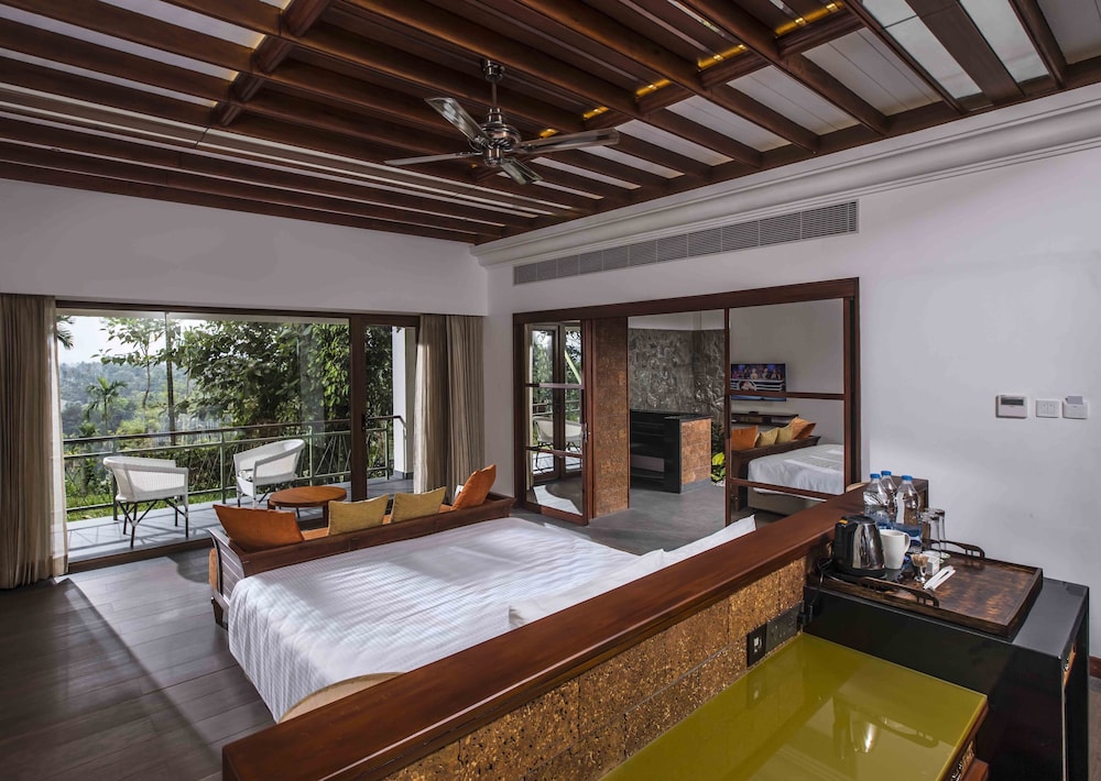 Estate Bungalow - Photo 1