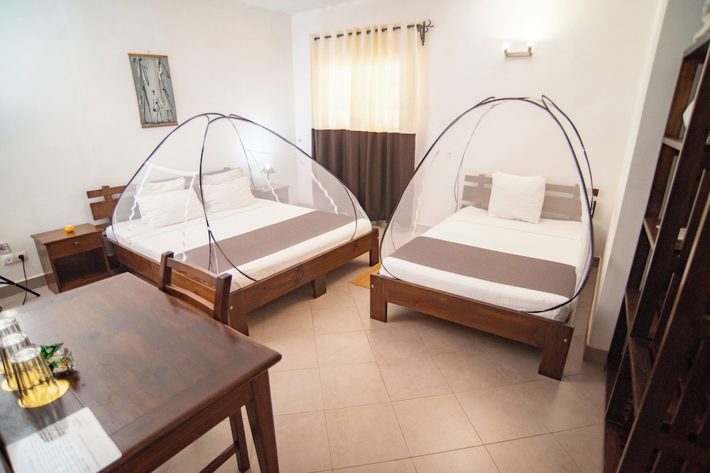 Comfort Room, Multiple Beds photo 3
