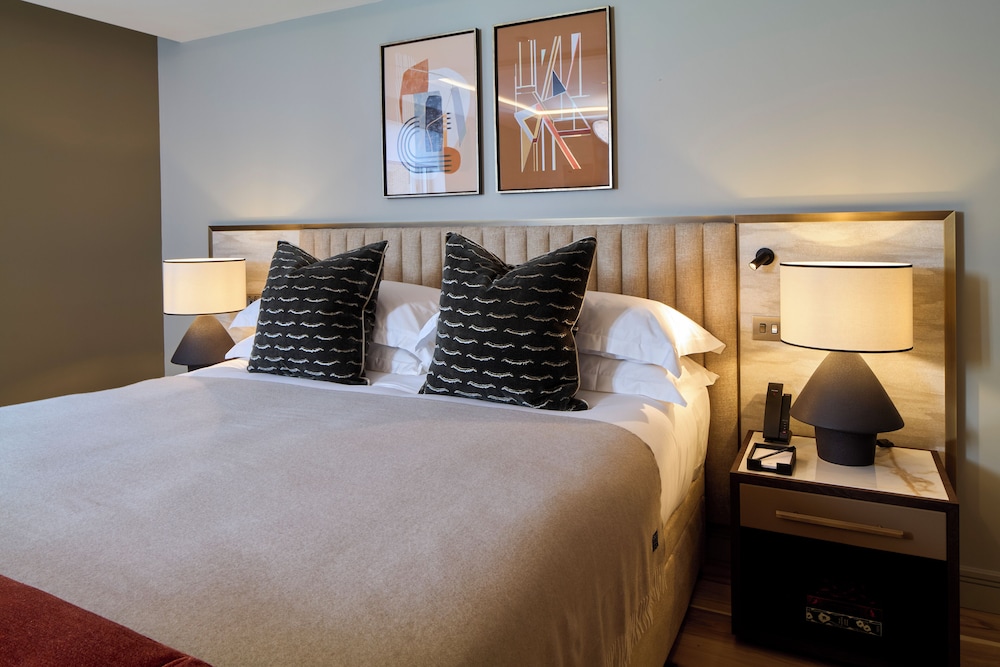 Luxury Open Plan One Bedroom Apartment photo 2