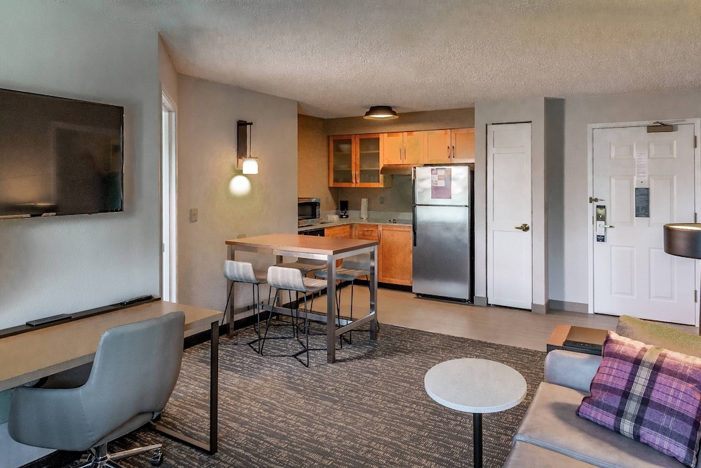 Suite, 2 Bedrooms photo 2