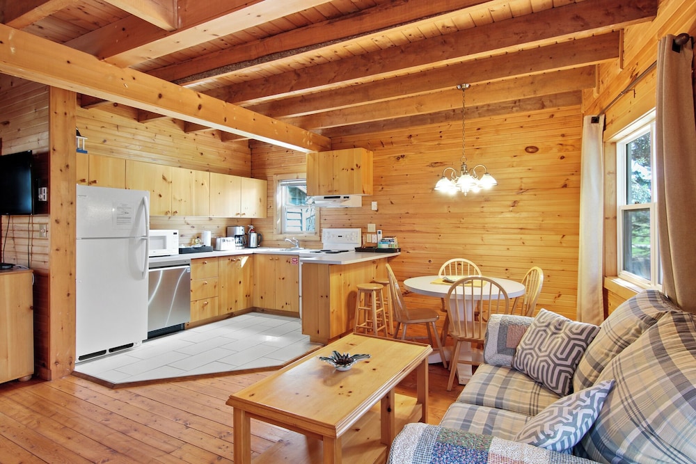 Traditional Cottage photo 2