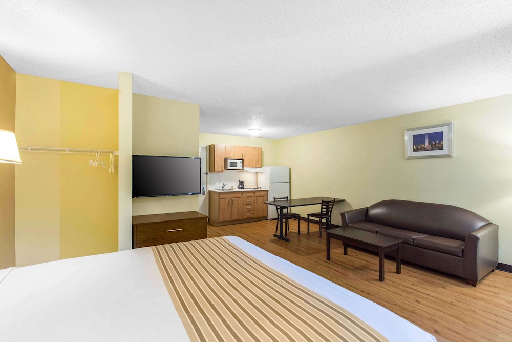 Room, 1 King Bed With Sofa Bed, Accessible, Non Smoking (Efficiency) - Photo 1