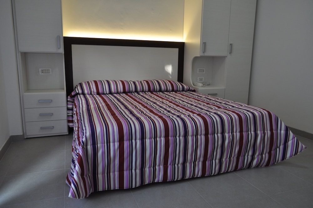 Superior Triple Room photo 2