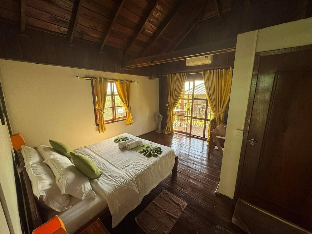 Deluxe Double Room, Balcony, Garden View