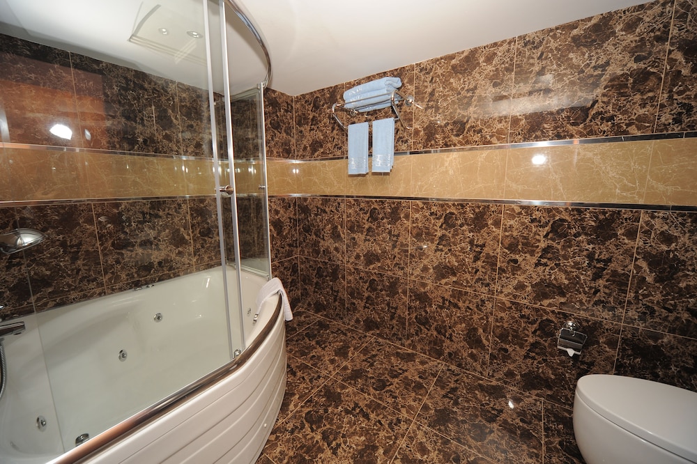 Standard Suite, 1 Bedroom, Jetted Tub photo 3