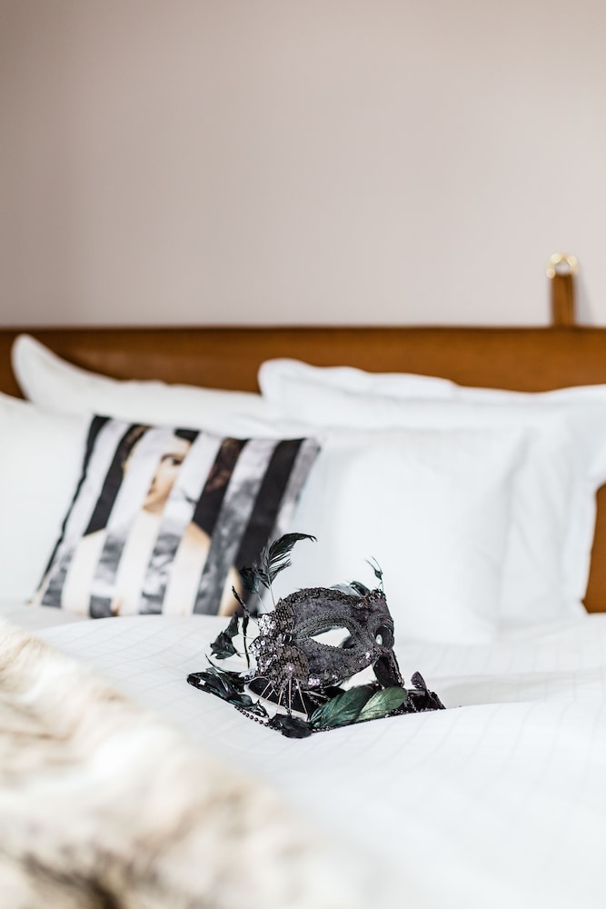Premium Single Room, 1 Twin Bed photo 3