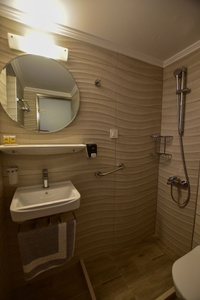 Superior Triple Room photo 3