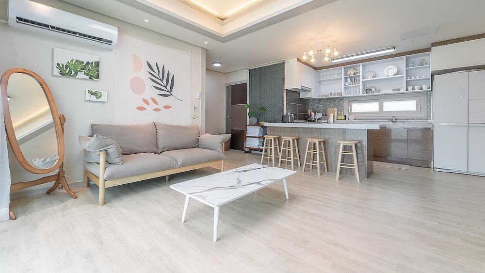 Basic Room, 2 Bedrooms (dokchae)