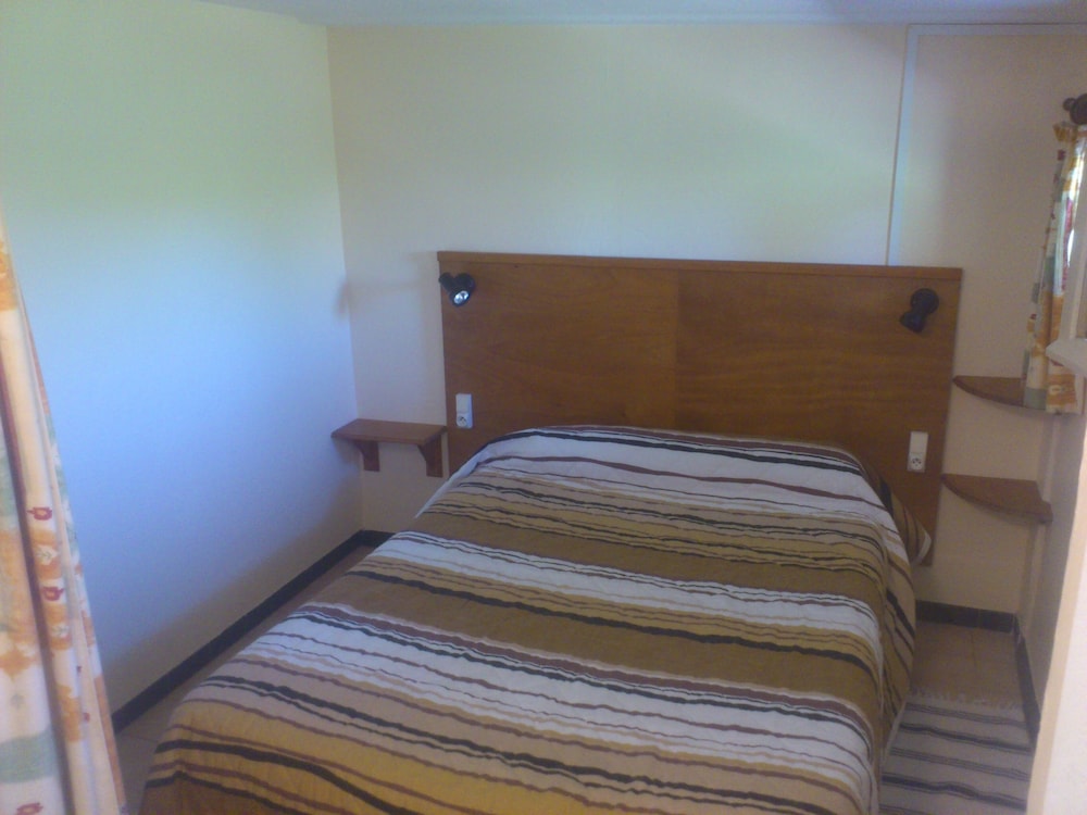 Economy Double Room photo 2