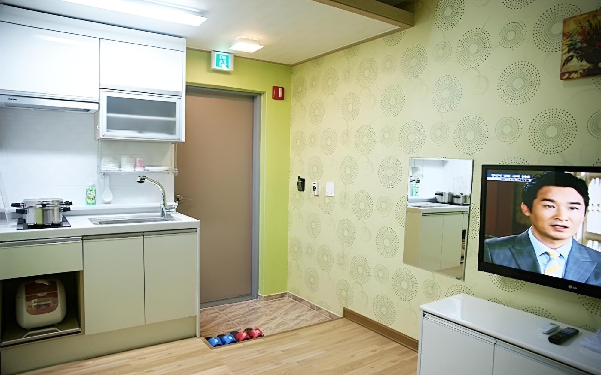 Room (40m Duplex - Room 305) - Photo 9