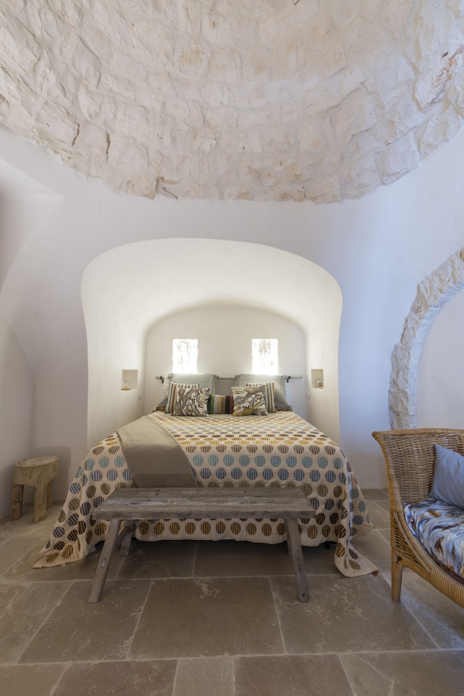 Deluxe Room, 1 Queen Bed, Non Smoking, Garden View