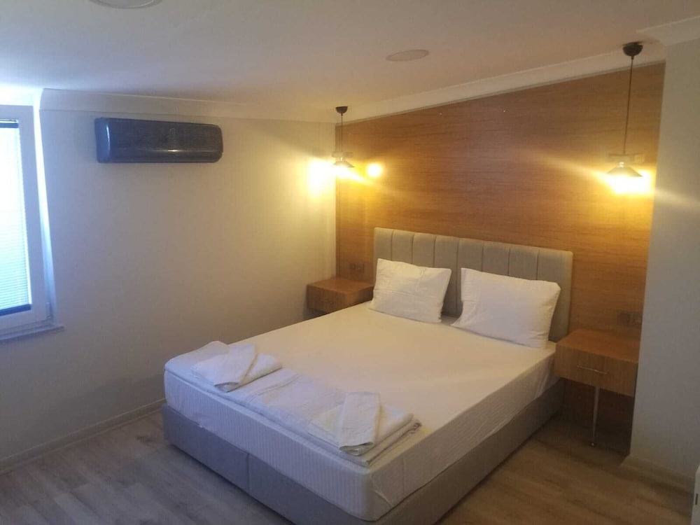 City Loft, 1 Queen Bed, Smoking, City View photo 1