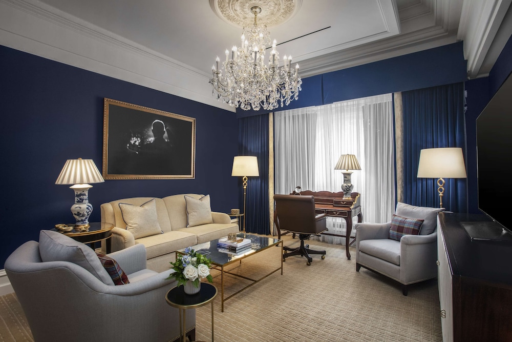 Waldorf Town House, 1 King Bed (Bi-Level)