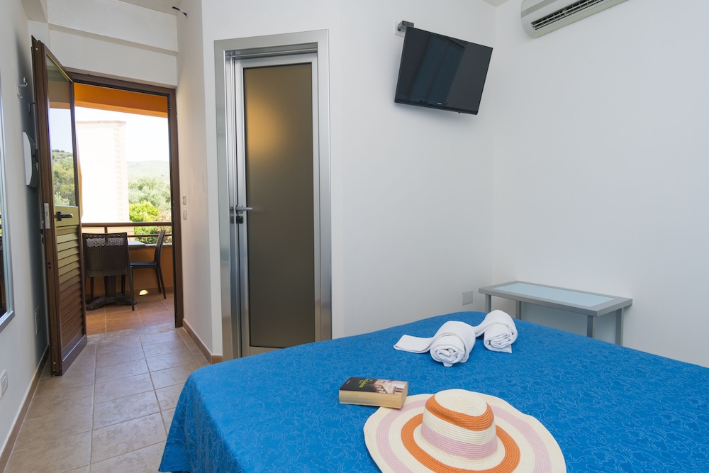 Economy Double Room, 1 Double Bed, Garden View (Tipo D8-2) photo 1