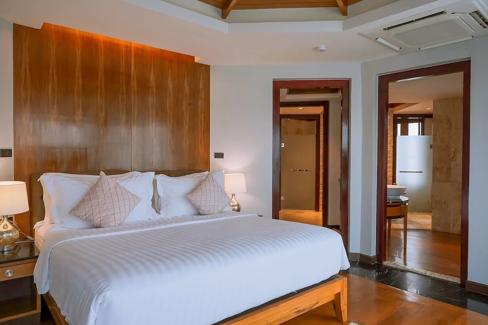 Pool View Room