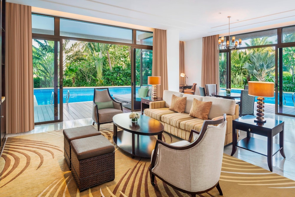 Suite, 1 Bedroom, Balcony, Lagoon View - Photo 1