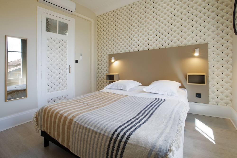 Premium Double Room, Ensuite, Garden View photo 3