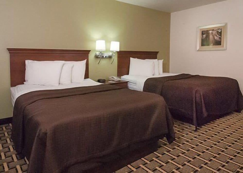 Standard Room, 2 Double Beds (No Pets, Upper Floor, No Elevator) photo 2